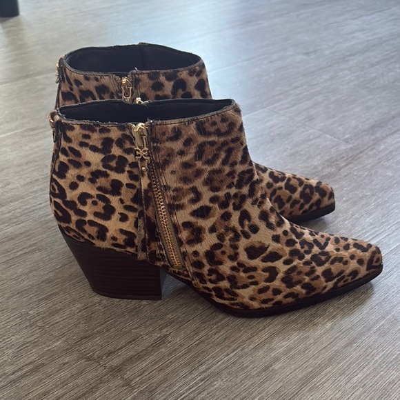 Sam Edelman Brown leopard print design Ankle Boots Western Flair with heel 👢🐆 - Picture 1 of 10